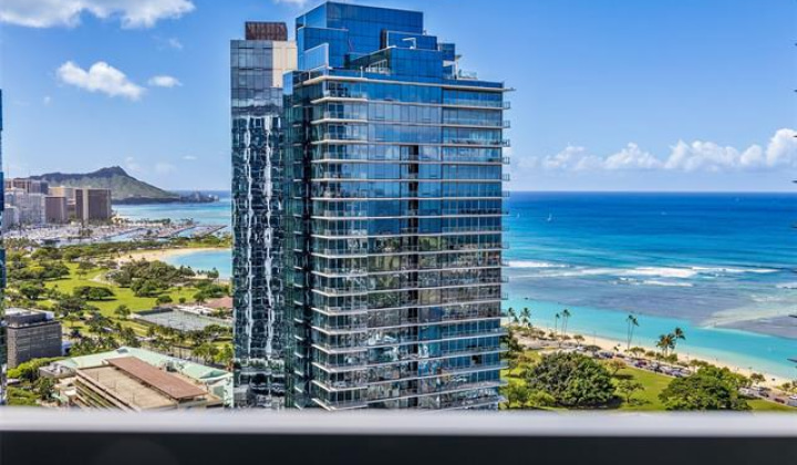 1000 Auahi Street,Honolulu,Hawaii,96814,1 Bedroom Bedrooms,1 BathroomBathrooms,Condo/Townhouse,Auahi,1,17992179