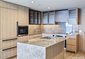 1000 Auahi Street,Honolulu,Hawaii,96814,1 Bedroom Bedrooms,1 BathroomBathrooms,Condo/Townhouse,Auahi,1,17992179