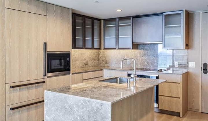 1000 Auahi Street,Honolulu,Hawaii,96814,1 Bedroom Bedrooms,1 BathroomBathrooms,Condo/Townhouse,Auahi,1,17992179