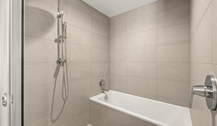 1000 Auahi Street,Honolulu,Hawaii,96814,1 Bedroom Bedrooms,1 BathroomBathrooms,Condo/Townhouse,Auahi,1,17992179