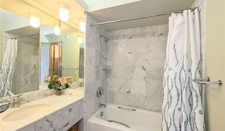 1330 Ala Moana Boulevard,Honolulu,Hawaii,96814,2 Bedrooms Bedrooms,2 BathroomsBathrooms,Condo/Townhouse,Ala Moana,20,17993244