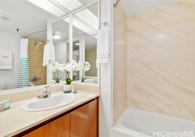 1114 Punahou Street,Honolulu,Hawaii,96826,3 Bedrooms Bedrooms,2 BathroomsBathrooms,Condo/Townhouse,Punahou,2,17993533