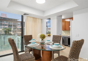 1114 Punahou Street,Honolulu,Hawaii,96826,3 Bedrooms Bedrooms,2 BathroomsBathrooms,Condo/Townhouse,Punahou,2,17993533