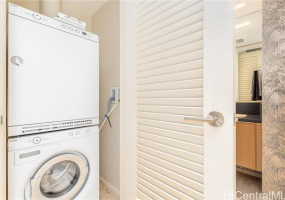 1388 Ala Moana Boulevard,Honolulu,Hawaii,96814,1 Bedroom Bedrooms,1 BathroomBathrooms,Condo/Townhouse,Ala Moana,4,17994502