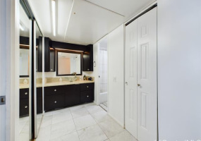700 Richards Street,Honolulu,Hawaii,96813,1 Bedroom Bedrooms,1 BathroomBathrooms,Condo/Townhouse,Richards,22,18447280