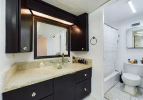 700 Richards Street,Honolulu,Hawaii,96813,1 Bedroom Bedrooms,1 BathroomBathrooms,Condo/Townhouse,Richards,22,18447280