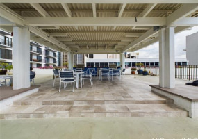 700 Richards Street,Honolulu,Hawaii,96813,1 Bedroom Bedrooms,1 BathroomBathrooms,Condo/Townhouse,Richards,22,18447280
