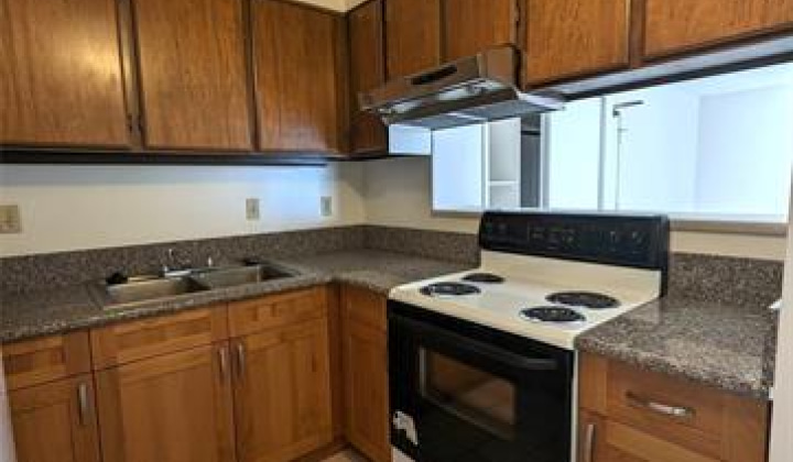 430 Keoniana Street,Honolulu,Hawaii,96815,2 Bedrooms Bedrooms,1 BathroomBathrooms,Condo/Townhouse,Keoniana,6,17997028