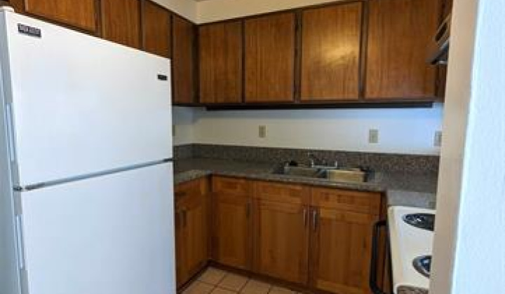 430 Keoniana Street,Honolulu,Hawaii,96815,2 Bedrooms Bedrooms,1 BathroomBathrooms,Condo/Townhouse,Keoniana,6,17997028
