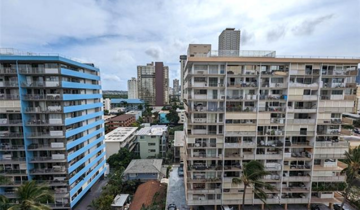 430 Keoniana Street,Honolulu,Hawaii,96815,2 Bedrooms Bedrooms,1 BathroomBathrooms,Condo/Townhouse,Keoniana,6,17997028