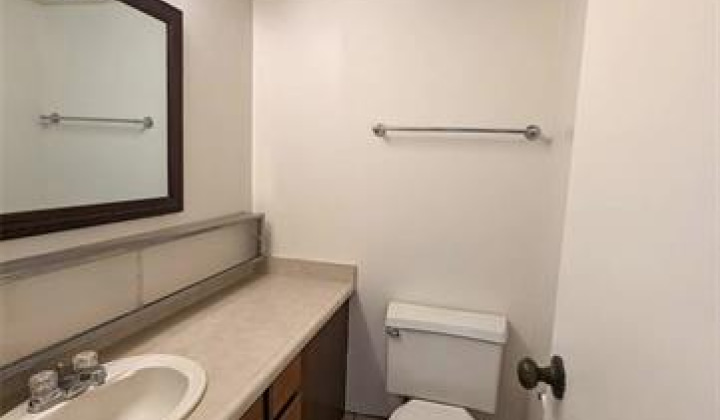 430 Keoniana Street,Honolulu,Hawaii,96815,2 Bedrooms Bedrooms,1 BathroomBathrooms,Condo/Townhouse,Keoniana,6,17997028