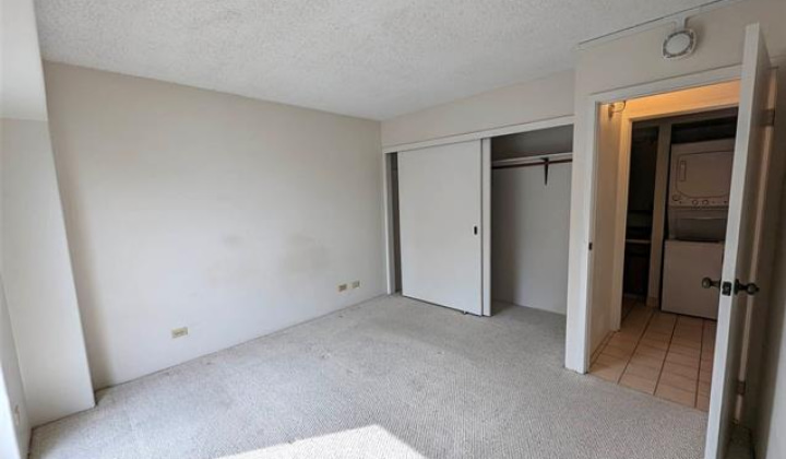 430 Keoniana Street,Honolulu,Hawaii,96815,2 Bedrooms Bedrooms,1 BathroomBathrooms,Condo/Townhouse,Keoniana,6,17997028