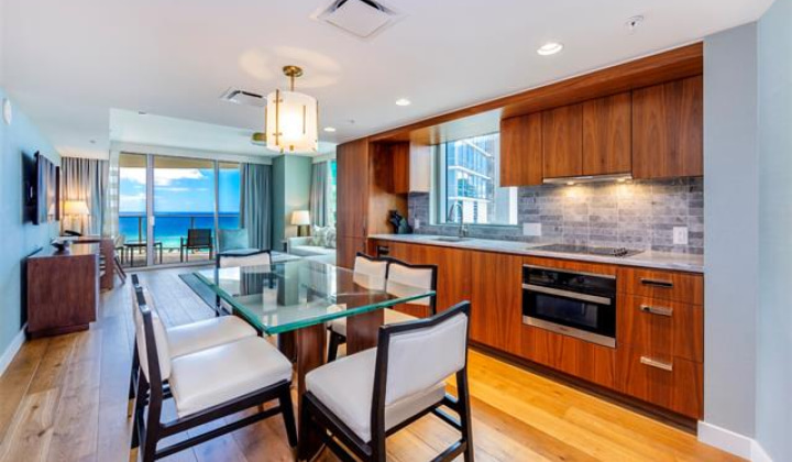 2139 Kuhio Avenue,Honolulu,Hawaii,96815,2 Bedrooms Bedrooms,2 BathroomsBathrooms,Condo/Townhouse,Kuhio,32,17997684