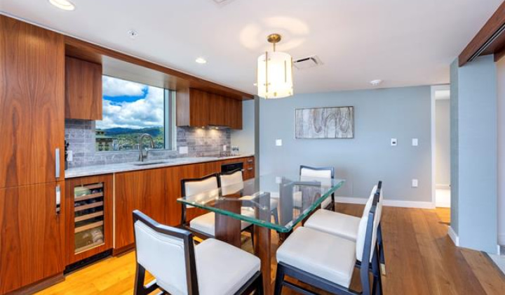 2139 Kuhio Avenue,Honolulu,Hawaii,96815,2 Bedrooms Bedrooms,2 BathroomsBathrooms,Condo/Townhouse,Kuhio,32,17997684