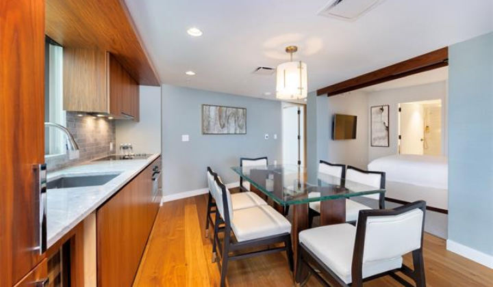 2139 Kuhio Avenue,Honolulu,Hawaii,96815,2 Bedrooms Bedrooms,2 BathroomsBathrooms,Condo/Townhouse,Kuhio,32,17997684