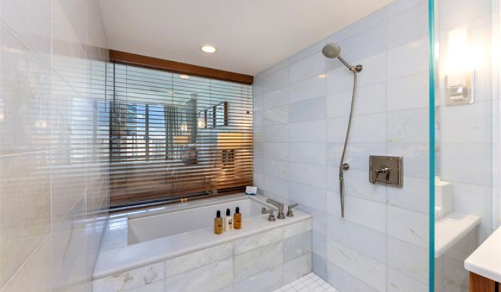 2139 Kuhio Avenue,Honolulu,Hawaii,96815,2 Bedrooms Bedrooms,2 BathroomsBathrooms,Condo/Townhouse,Kuhio,32,17997684