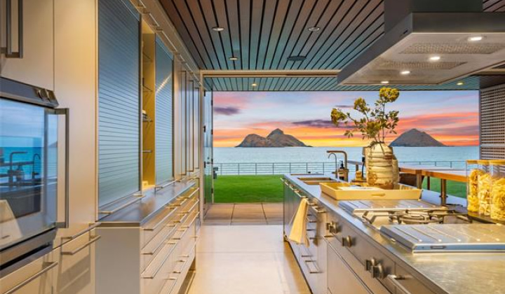 1240 Mokulua Drive,Kailua,Hawaii,96734,9 Bedrooms Bedrooms,9 BathroomsBathrooms,Single family,Mokulua,19192479