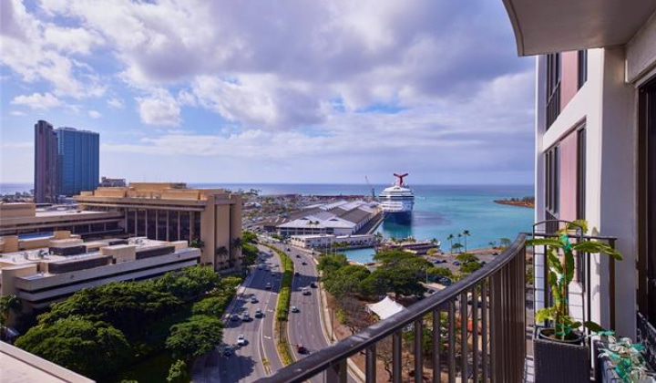 700 Richards Street,Honolulu,Hawaii,96813,1 ベッドルーム ベッドルーム,1 バスルームバスルーム,コンド / タウンハウス,Richards,17,19172155