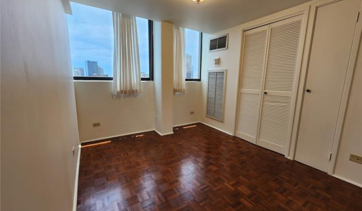 1114 Punahou Street,Honolulu,Hawaii,96826,3 ベッドルーム ベッドルーム,2 バスルームバスルーム,コンド / タウンハウス,Punahou,15,17998728