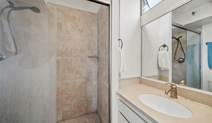 2916 Date Street,Honolulu,Hawaii,96816,1 Bedroom Bedrooms,1 BathroomBathrooms,Condo/Townhouse,Date,9,18000896