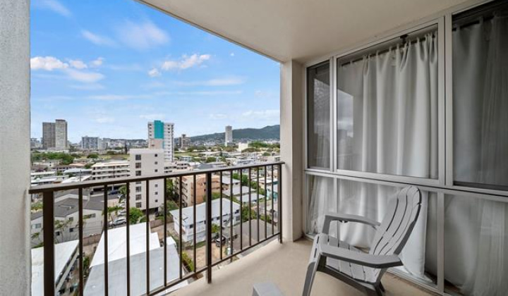 2916 Date Street,Honolulu,Hawaii,96816,1 Bedroom Bedrooms,1 BathroomBathrooms,Condo/Townhouse,Date,9,18000896