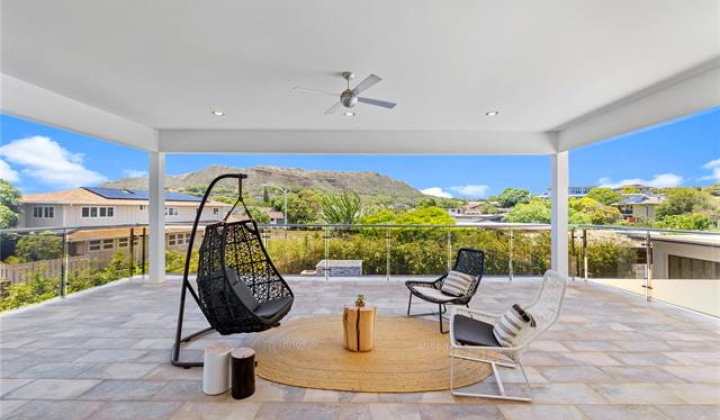 606 Hakaka Place,Honolulu,Hawaii,96816,6 ベッドルーム ベッドルーム,6 バスルームバスルーム,一戸建て,Hakaka,18002426