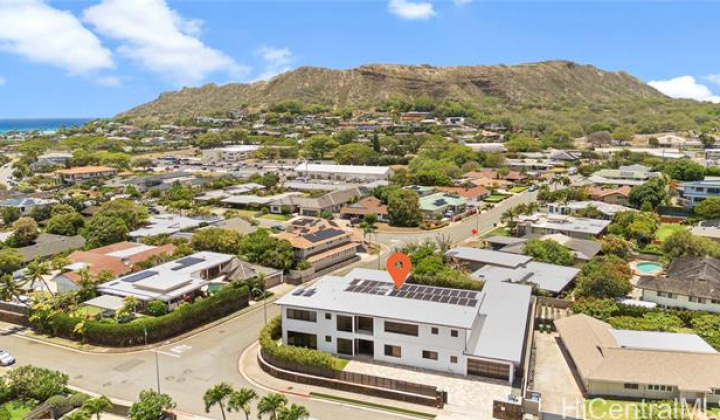 606 Hakaka Place,Honolulu,Hawaii,96816,6 ベッドルーム ベッドルーム,6 バスルームバスルーム,一戸建て,Hakaka,18002426
