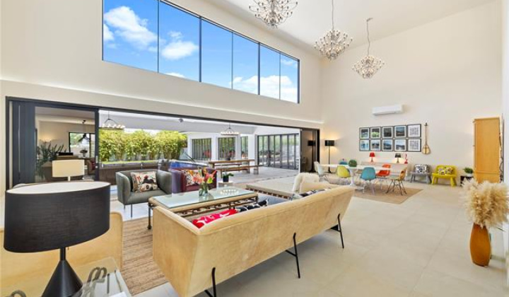 606 Hakaka Place,Honolulu,Hawaii,96816,6 ベッドルーム ベッドルーム,6 バスルームバスルーム,一戸建て,Hakaka,18002426