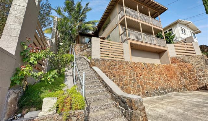 2640 Peter Street,Honolulu,Hawaii,96816,6 Bedrooms Bedrooms,5 BathroomsBathrooms,Single family,Peter,18002681