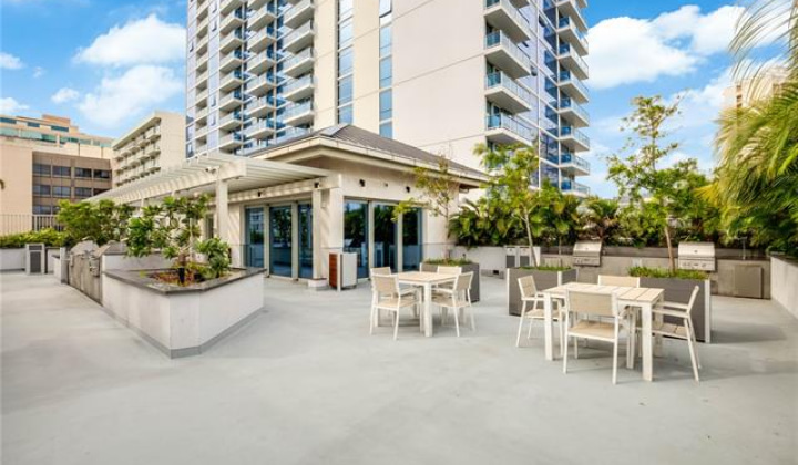 1631 Kapiolani Boulevard,Honolulu,Hawaii,96814,1 Bedroom Bedrooms,1 BathroomBathrooms,Condo/Townhouse,Kapiolani,13,18006098