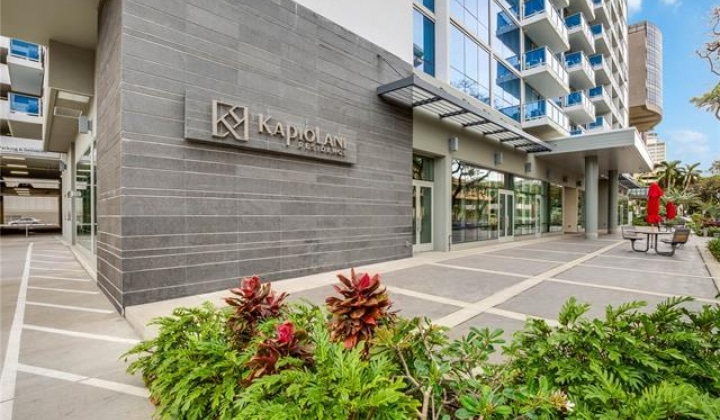 1631 Kapiolani Boulevard,Honolulu,Hawaii,96814,1 Bedroom Bedrooms,1 BathroomBathrooms,Condo/Townhouse,Kapiolani,13,18006098