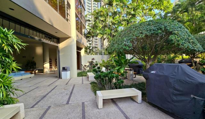 60 Beretania Street,Honolulu,Hawaii,96817,2 Bedrooms Bedrooms,2 BathroomsBathrooms,Condo/Townhouse,Beretania,32,18656130