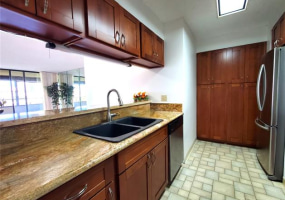 581 Kamoku Street,Honolulu,Hawaii,96826,1 ベッドルーム ベッドルーム,1 バスルームバスルーム,コンド / タウンハウス,Kamoku,5,18006255