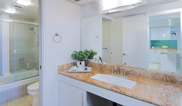 1650 Ala Moana Boulevard,Honolulu,Hawaii,96815,1 Bedroom Bedrooms,1 BathroomBathrooms,Condo/Townhouse,Ala Moana,12,18008434