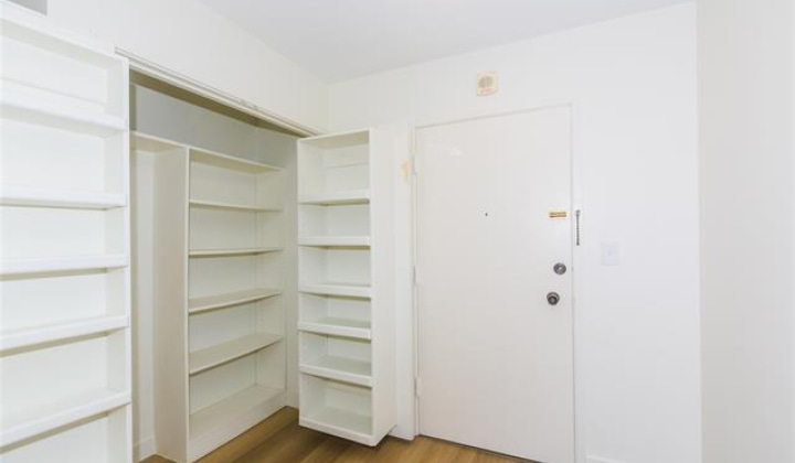 920 Ward Avenue,Honolulu,Hawaii,96814,2 Bedrooms Bedrooms,2 BathroomsBathrooms,Condo/Townhouse,Ward,4,18008507