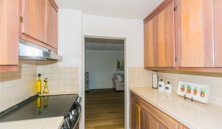 920 Ward Avenue,Honolulu,Hawaii,96814,2 Bedrooms Bedrooms,2 BathroomsBathrooms,Condo/Townhouse,Ward,4,18008507