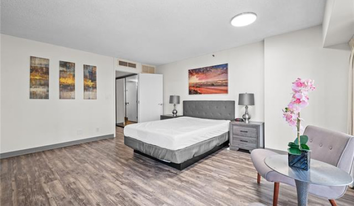1088 Bishop Street,Honolulu,Hawaii,96813,1 Bedroom Bedrooms,1 BathroomBathrooms,Condo/Townhouse,Bishop,13,18011026