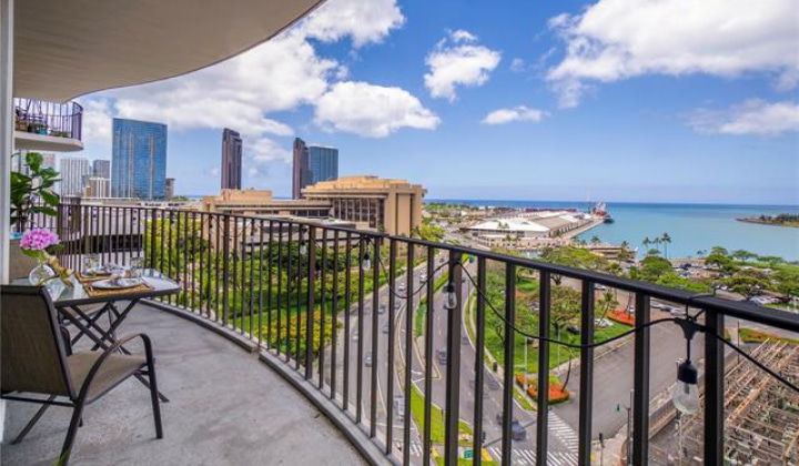 700 Richards Street,Honolulu,Hawaii,96813,2 Bedrooms Bedrooms,2 BathroomsBathrooms,Condo/Townhouse,Richards,11,18011068