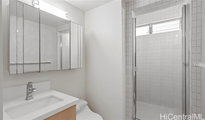 3015 Kalakaua Avenue,Honolulu,Hawaii,96815,2 Bedrooms Bedrooms,2 BathroomsBathrooms,Condo/Townhouse,Kalakaua,3,18015360