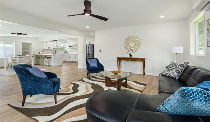 370 Hind Drive,Honolulu,Hawaii,96821,3 Bedrooms Bedrooms,2 BathroomsBathrooms,Single family,Hind,18015361
