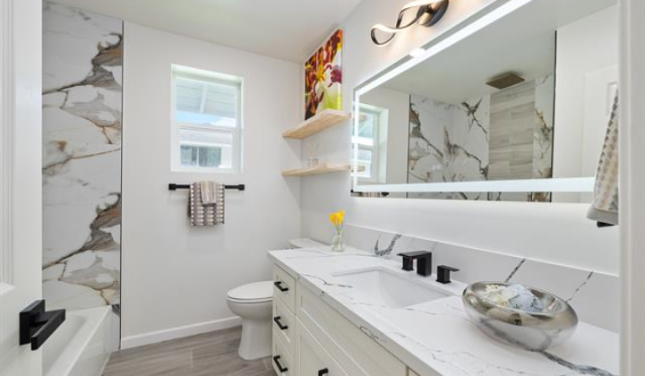 370 Hind Drive,Honolulu,Hawaii,96821,3 Bedrooms Bedrooms,2 BathroomsBathrooms,Single family,Hind,18015361