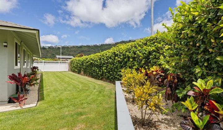 370 Hind Drive,Honolulu,Hawaii,96821,3 Bedrooms Bedrooms,2 BathroomsBathrooms,Single family,Hind,18015361