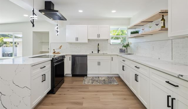 370 Hind Drive,Honolulu,Hawaii,96821,3 Bedrooms Bedrooms,2 BathroomsBathrooms,Single family,Hind,18015361