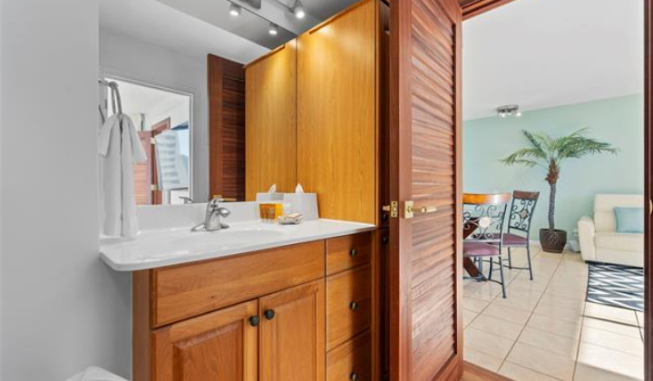 201 Ohua Avenue,Honolulu,Hawaii,96815,1 ベッドルーム ベッドルーム,1 バスルームバスルーム,コンド / タウンハウス,Ohua,18,18485186