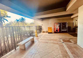 1448 Young Street,Honolulu,Hawaii,96814,2 Bedrooms Bedrooms,1 BathroomBathrooms,Condo/Townhouse,Young,14,18017878