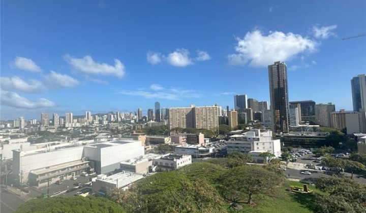 1448 Young Street,Honolulu,Hawaii,96814,2 Bedrooms Bedrooms,1 BathroomBathrooms,Condo/Townhouse,Young,14,18017878