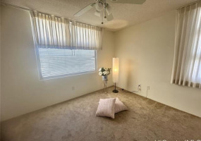 1002-A Prospect Street,Honolulu,Hawaii,96822,1 Bedroom Bedrooms,1 BathroomBathrooms,Condo/Townhouse,Prospect,1,17634403