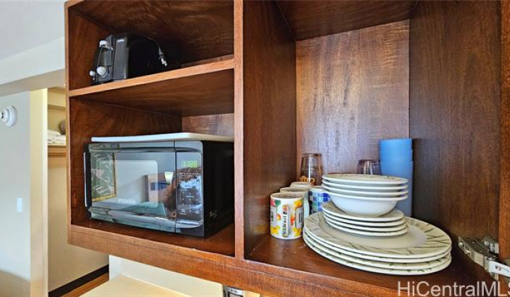2425 Kuhio Avenue,Honolulu,Hawaii,96815,1 BathroomBathrooms,Condo/Townhouse,Kuhio,6,19209372