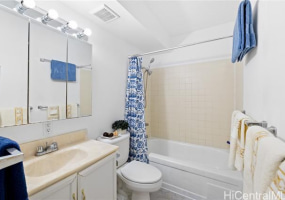 1750 Kalakaua Avenue,Honolulu,Hawaii,96826,1 ベッドルーム ベッドルーム,1 バスルームバスルーム,コンド / タウンハウス,Kalakaua,16,18018061