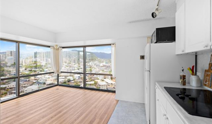 1750 Kalakaua Avenue,Honolulu,Hawaii,96826,1 ベッドルーム ベッドルーム,1 バスルームバスルーム,コンド / タウンハウス,Kalakaua,16,18018061